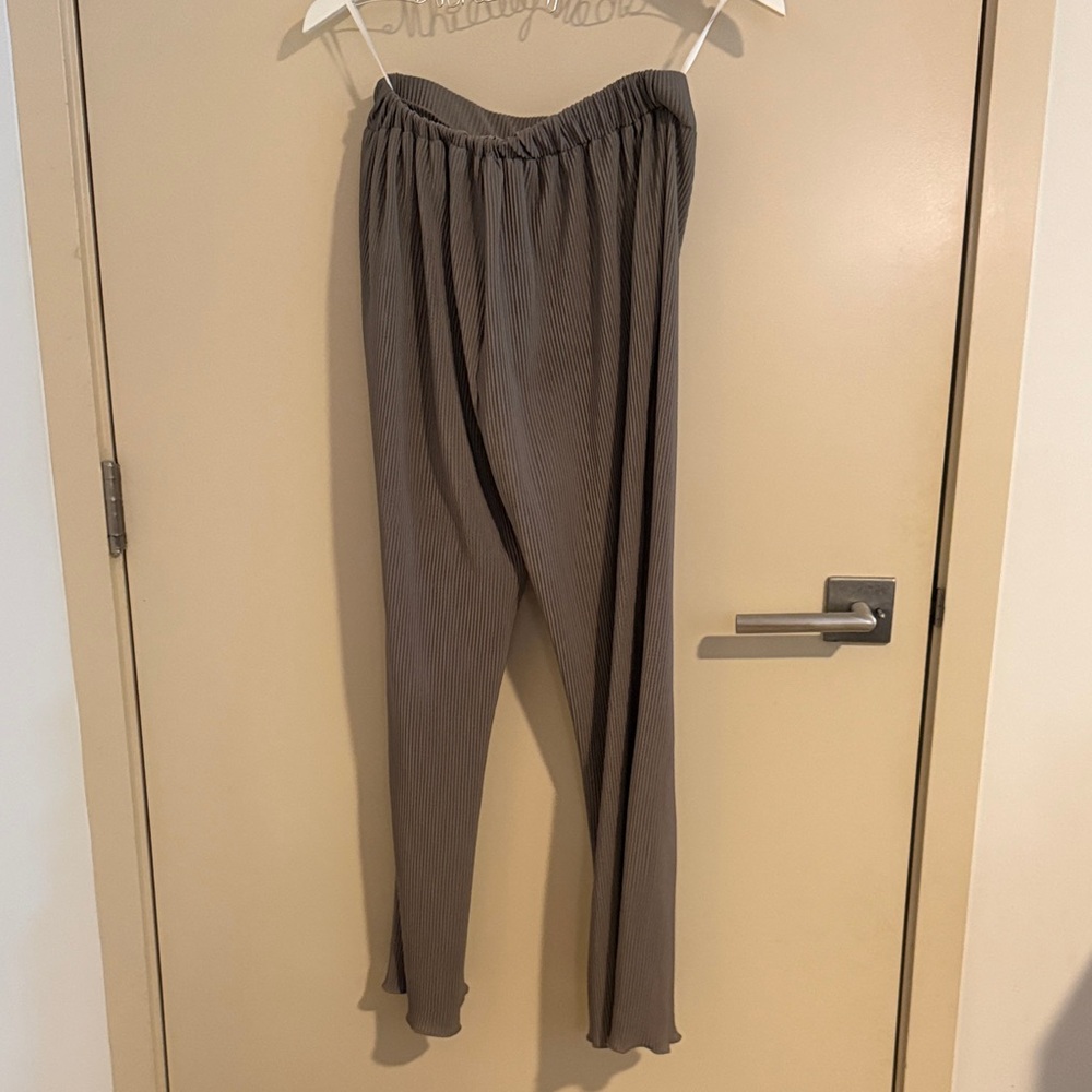 💜5 for $25 Women's Gray Ribbed Pants